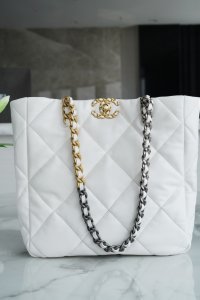 chanel HANDBAG white