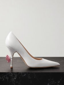 Appliquéd leather pumps