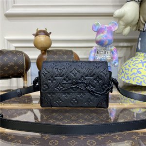 Louis Vuitton Steamer Wearable Wallet Taurillon Monogram