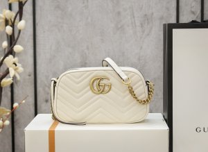 GG MARMONT SMALL SHOULDER BAG