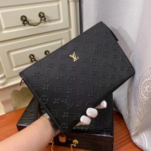 LOUIS VUITTON CLUTCH BAG