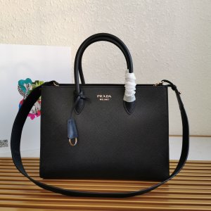 PRADA HANDBAG CLASSIC black