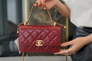 CHANEL CROSSBODY BAG burgundy