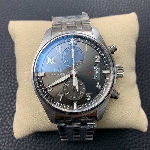 Wanguo Pilot 43 Series Steel Belt Spitfire Fighter