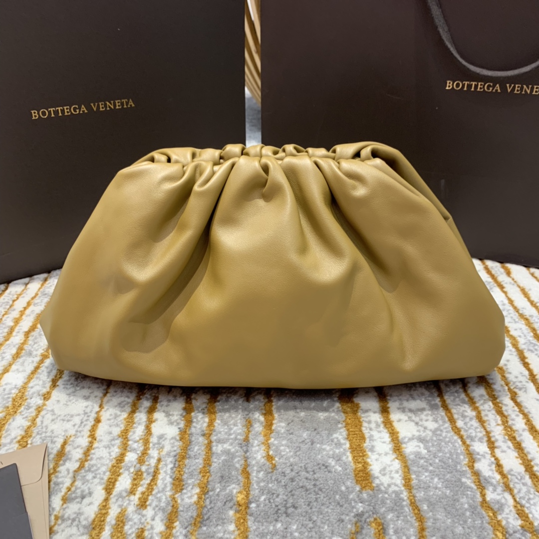 BOTTEGA VENETA THE POUCH 40 pale yellow REPLICA