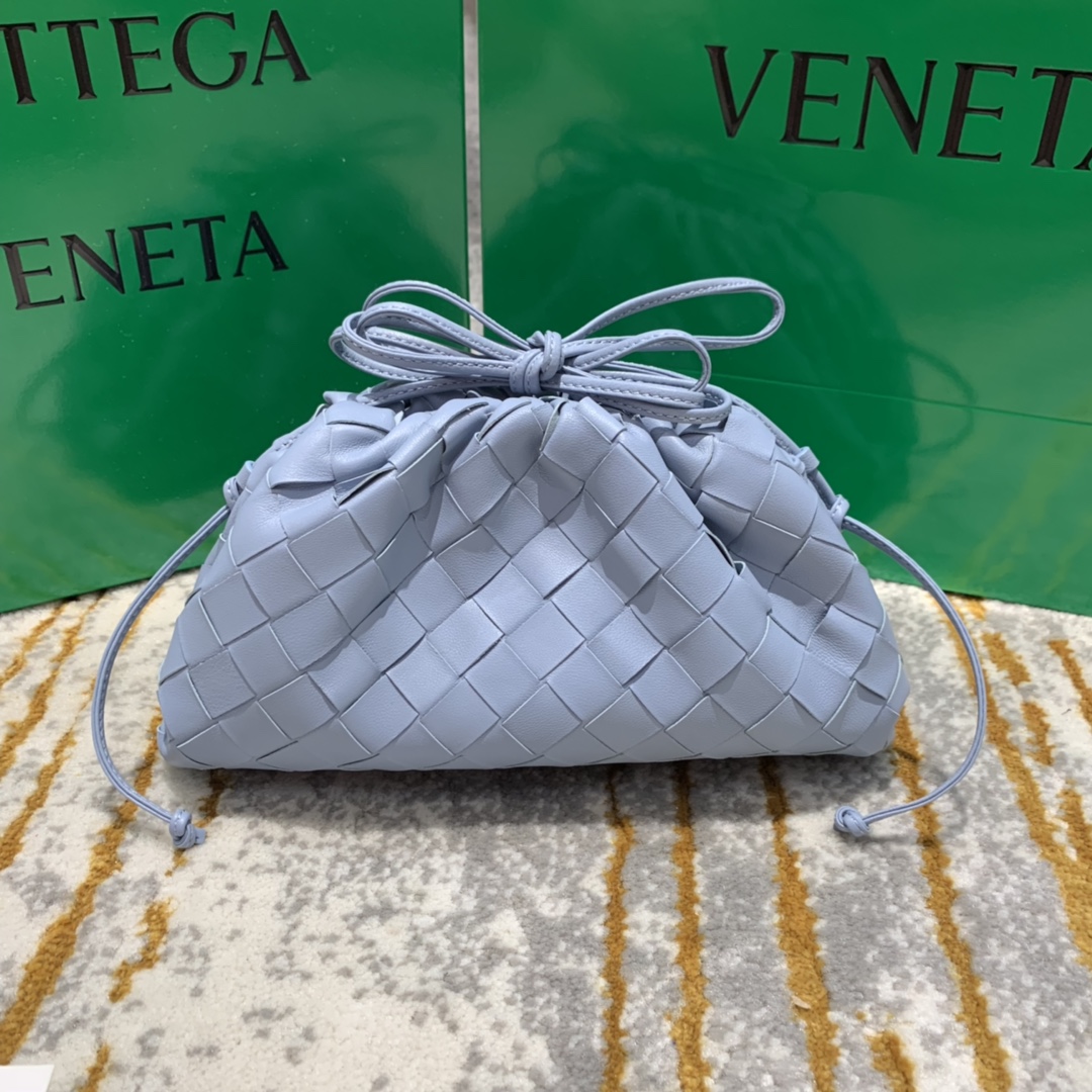 BOTTEGA VENETA THE POUCH 40 WOVEN light blue