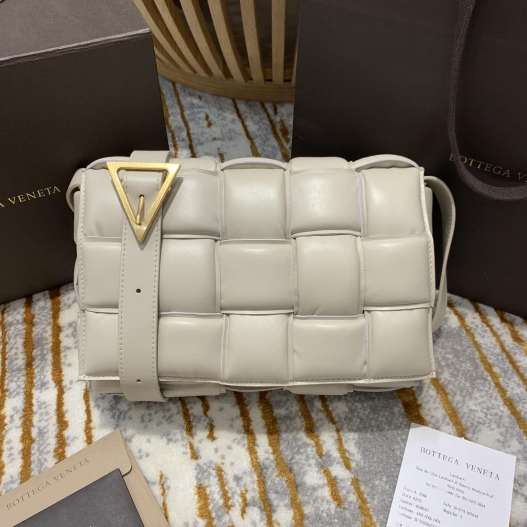 BOTTEGA VENETA HANDBAG off-white