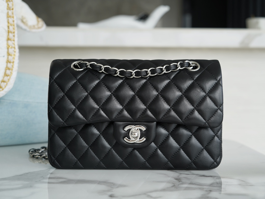 SMALL CLASSIC HANDBAG