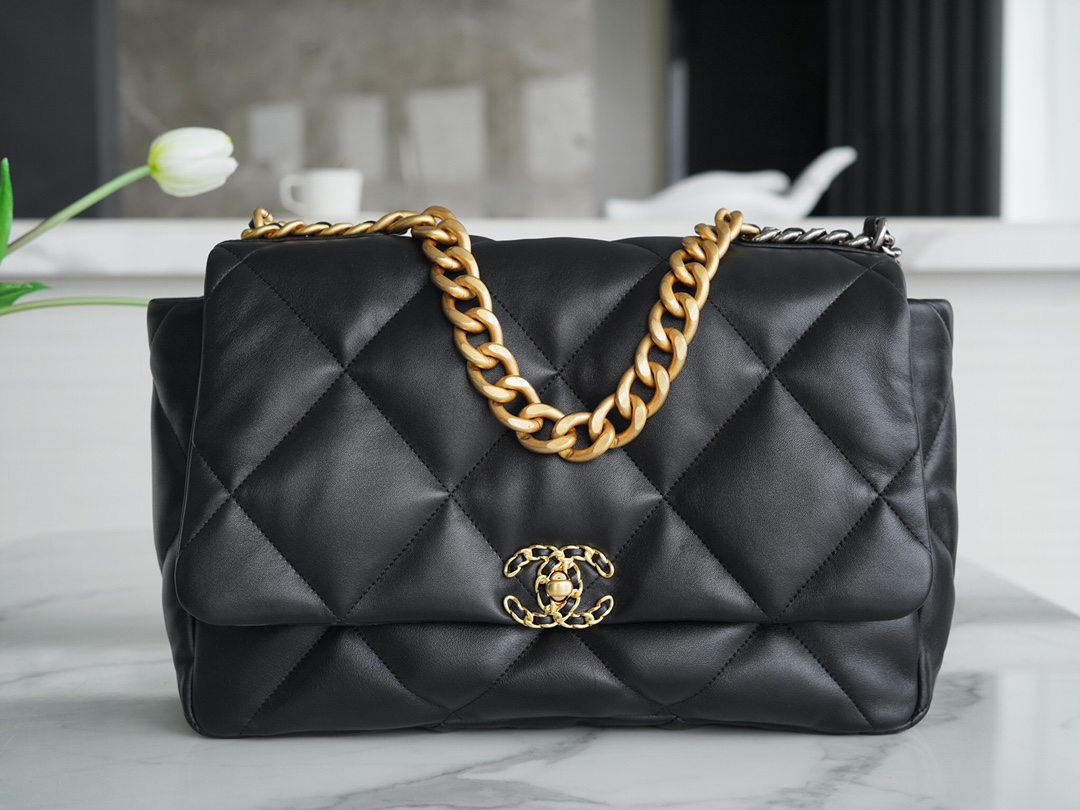 CHANEL CROSSBODY BAG black