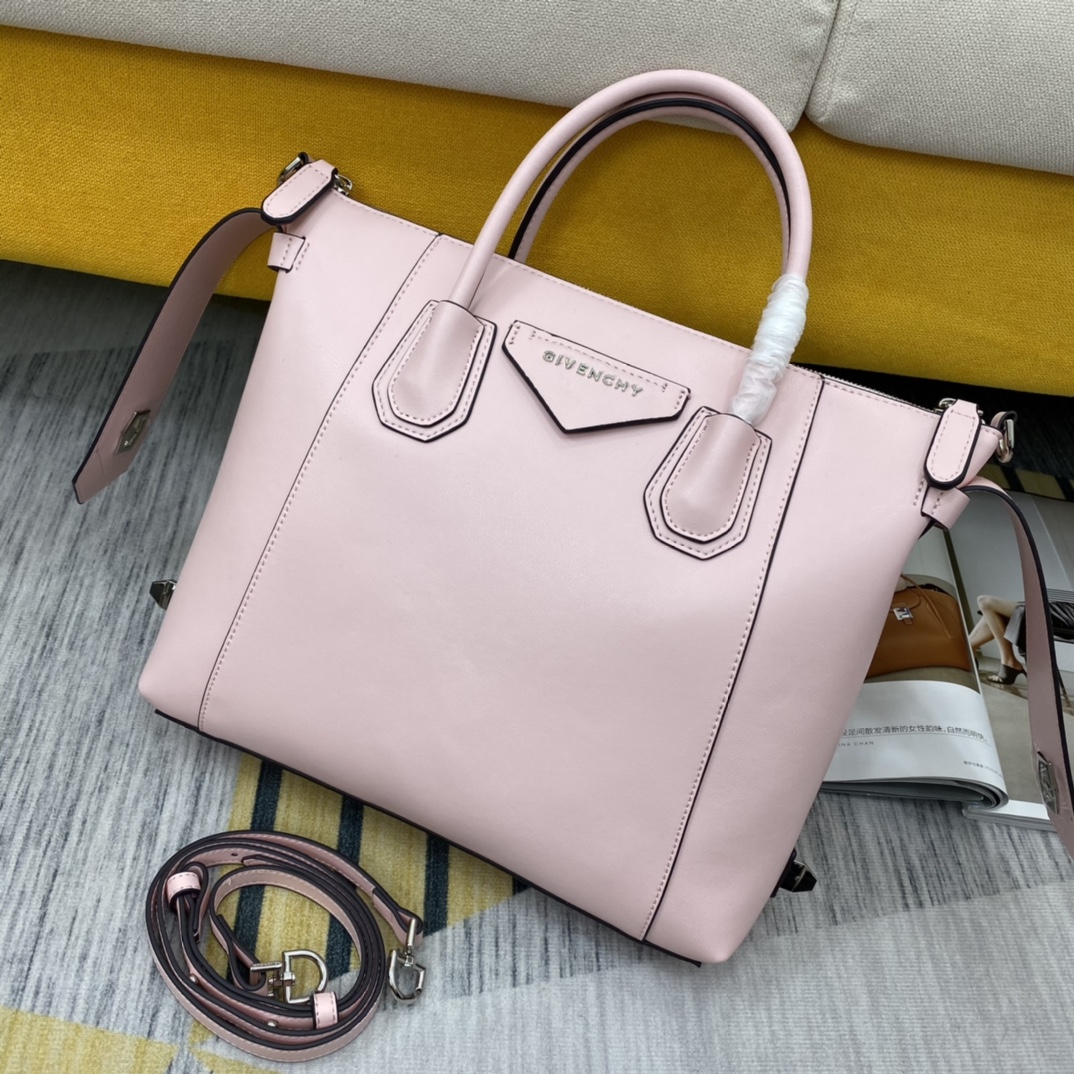 Givenchy Handbag pink