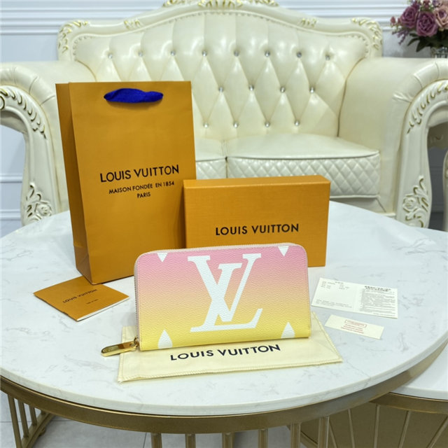 Louis Vuitton Zippy Wallet Light Pink