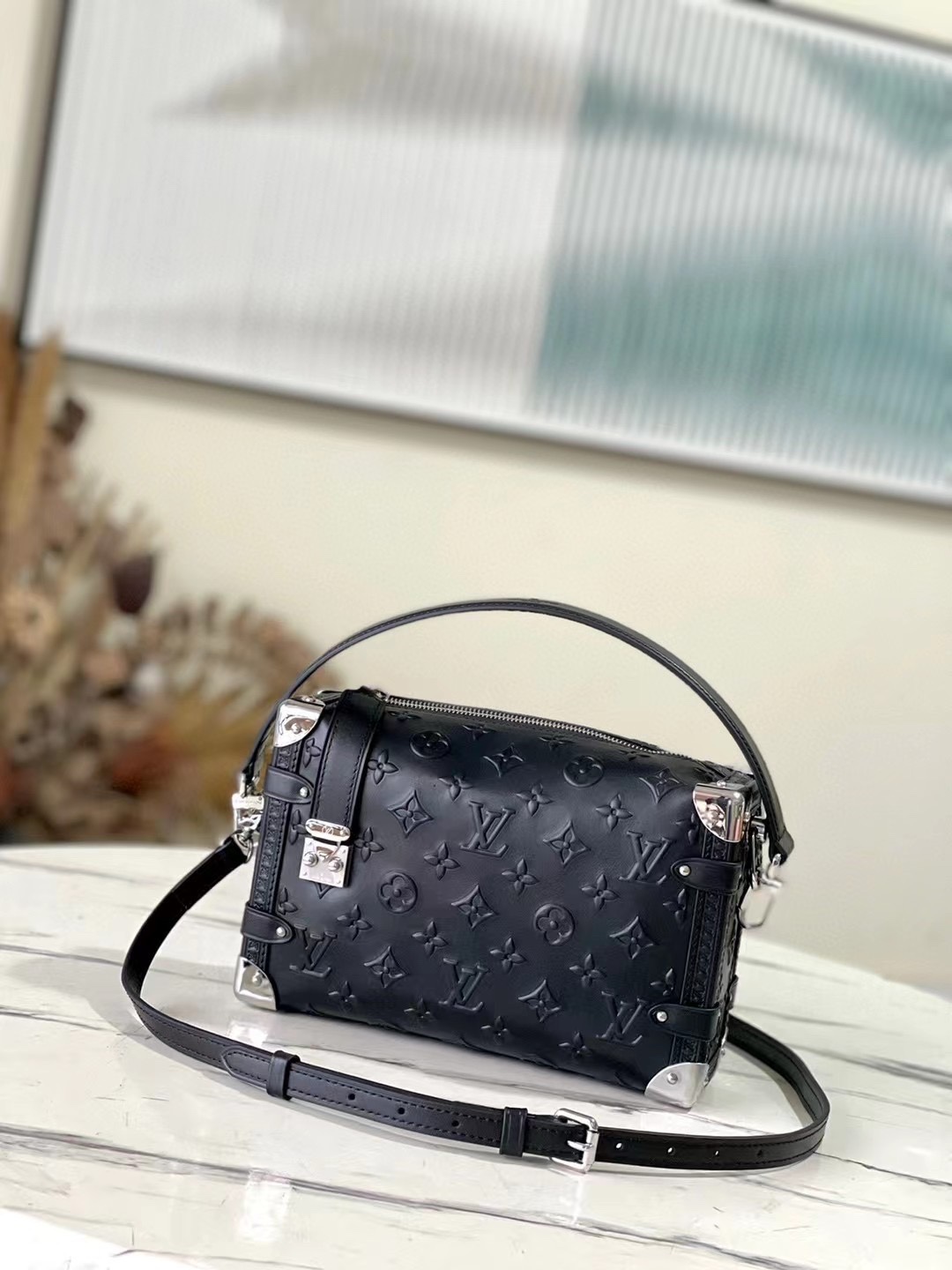 LOUIS VUITTON HANDBAG black