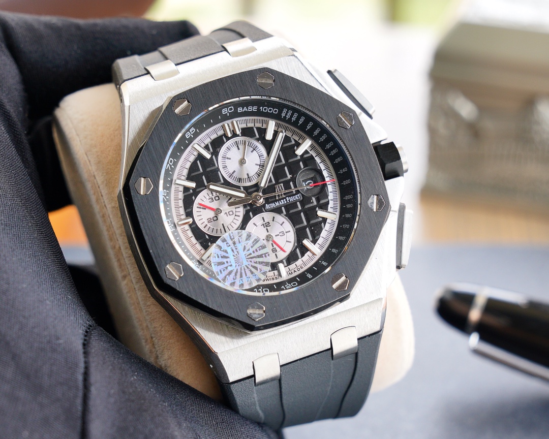 Audemars Piguet Royal Oak Offshore Limited Edition Multi-function Mechanical Watch