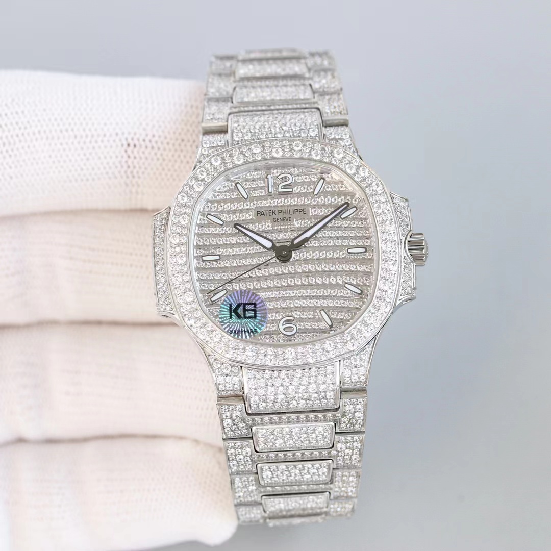 Patek Philippe 7118 Ladies’ Nautilus