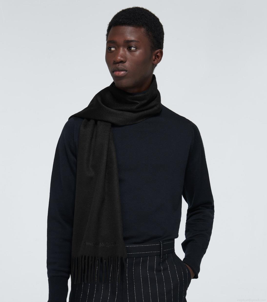 Alexander McQueenFringed cashmere scarf