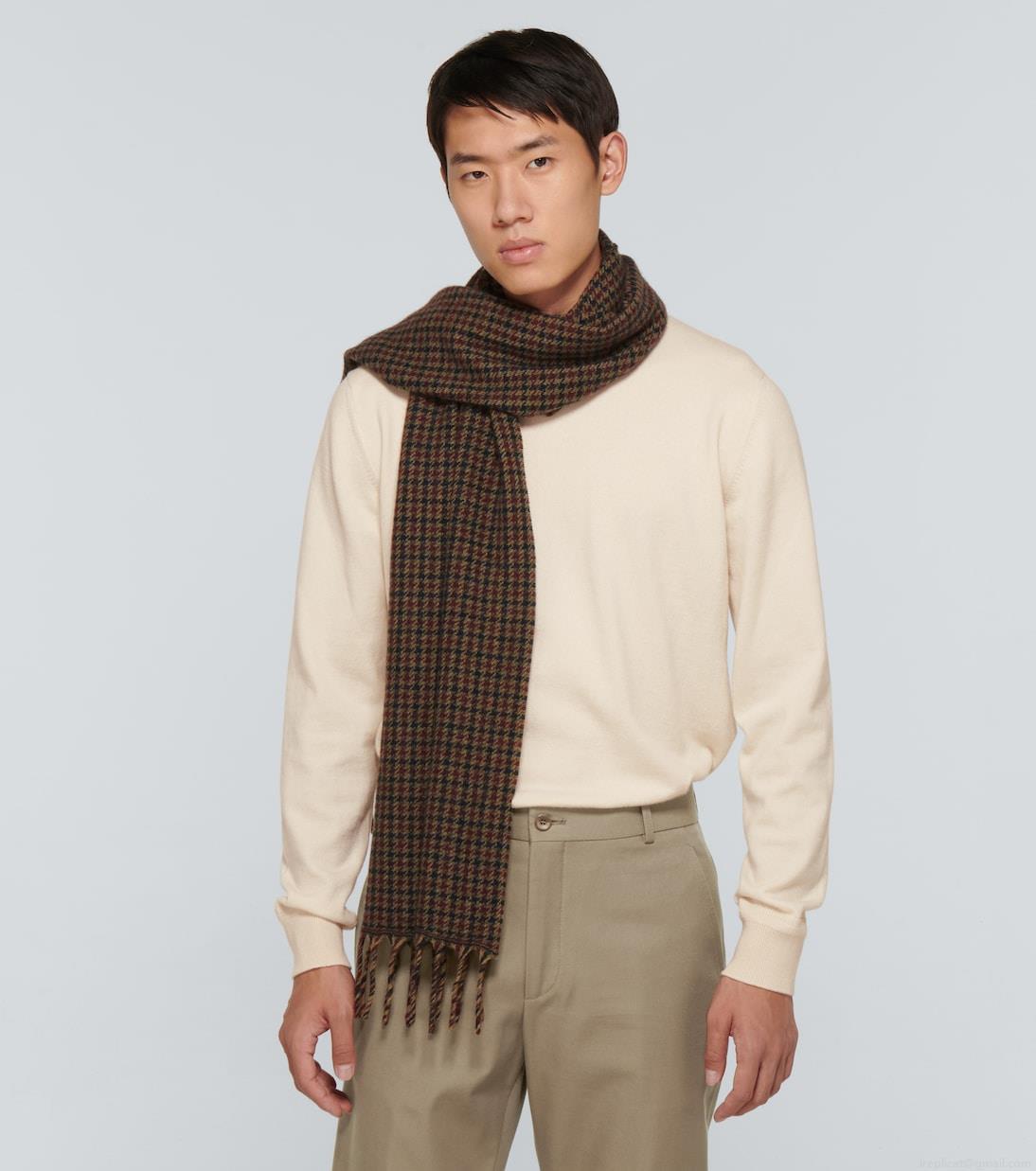 Loro PianaHoundstooth cashmere scarf