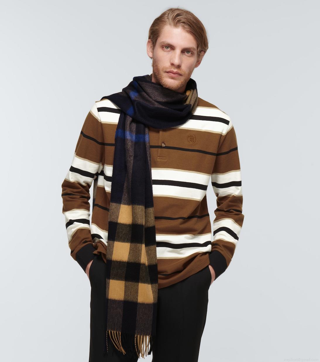 BurberryClassic cashmere scarf