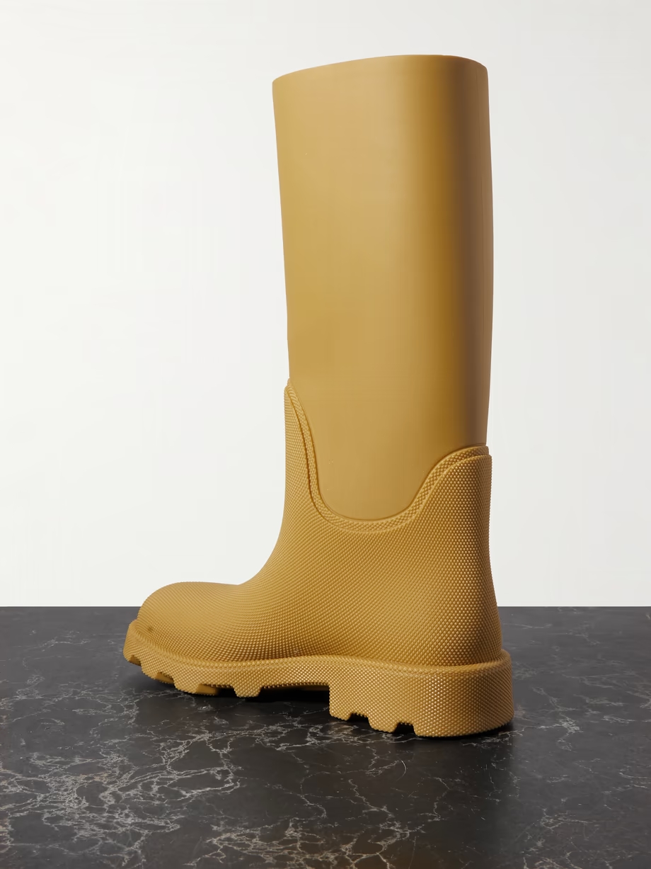 Rubber knee boots