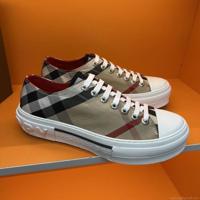 2022 Burberry Man low Cut 1216 Burberry sz38-45 1C n1026