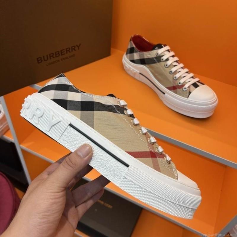 2022 Burberry Man low Cut 1216 Burberry sz38-45 1C n1026