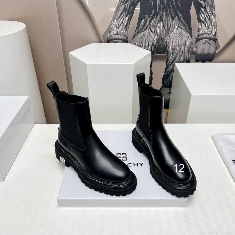 Givenchy short boots Woman Ts Givenchy sz35-39 2C J0803