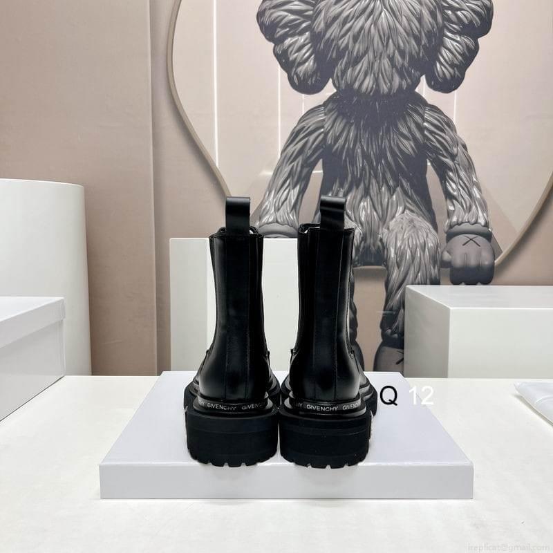 Givenchy short boots Woman Ts Givenchy sz35-39 2C J0803