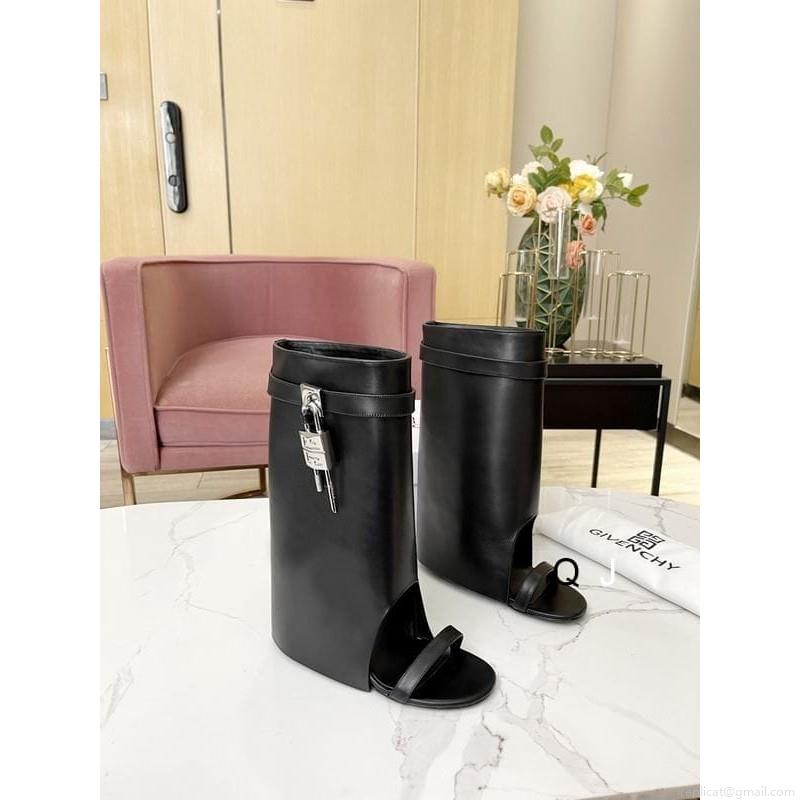 Givenchy short boots Woman Ts Givenchy sz35-40 2C XJ0701