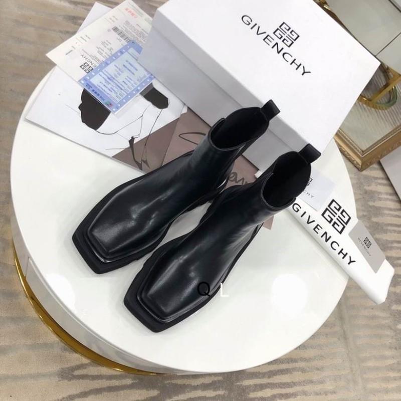 Givenchy short boots Woman Ts GIVENCHY 121106 sz35-40QL