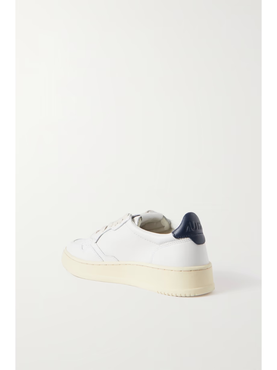 Medalist Low leather sneaker