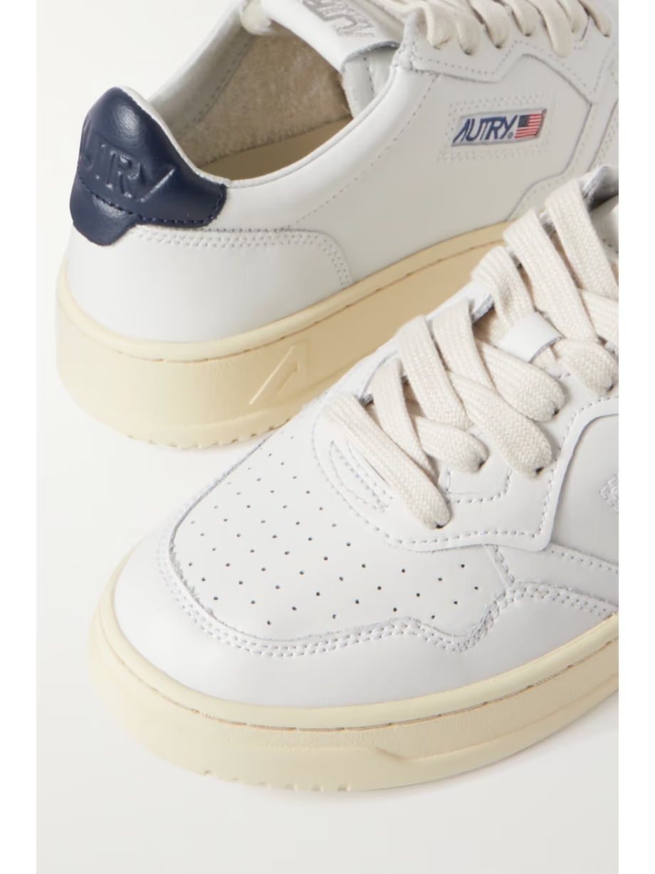 Medalist Low leather sneaker