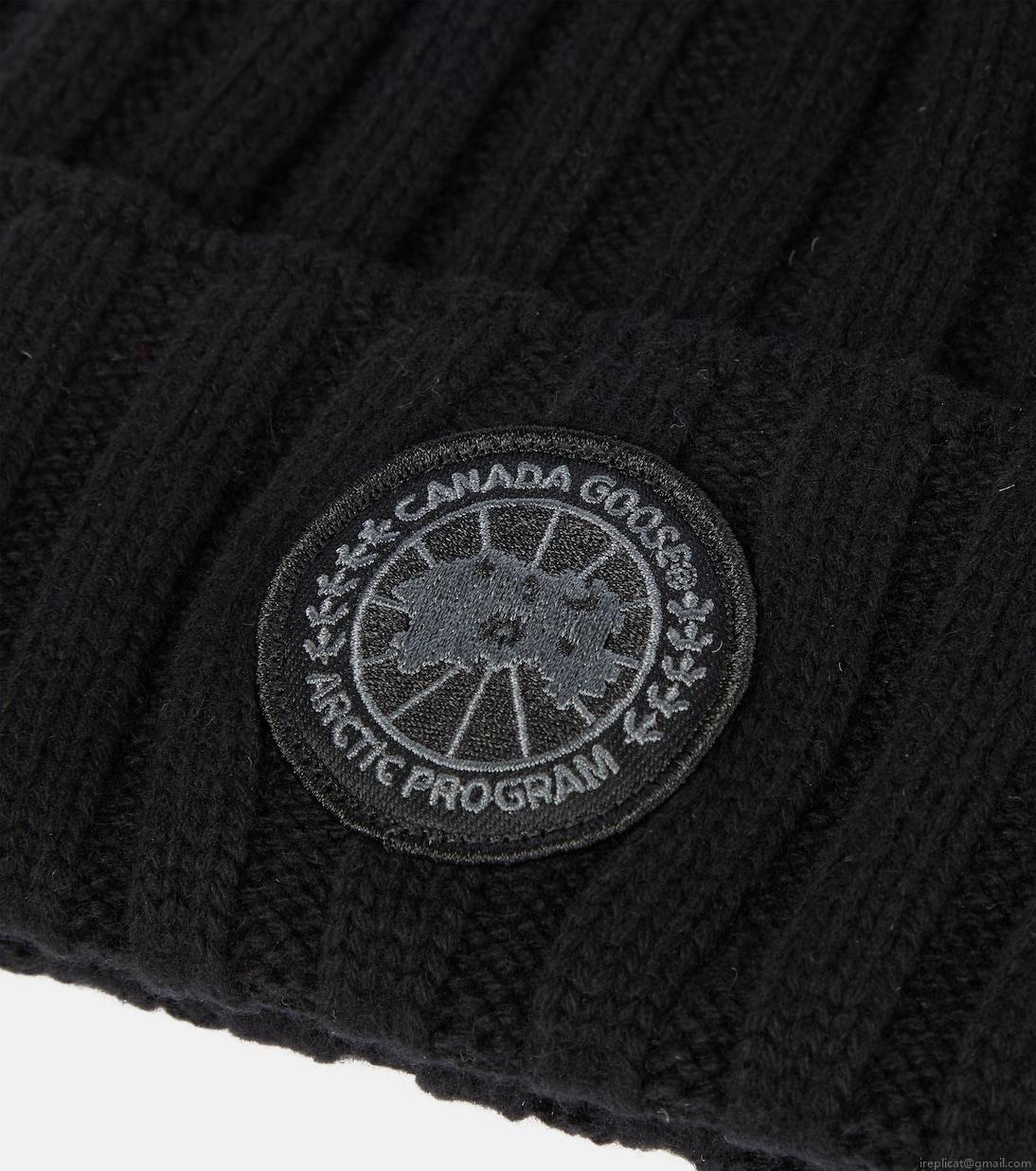 Canada GooseCashmere and wool pompom beanie