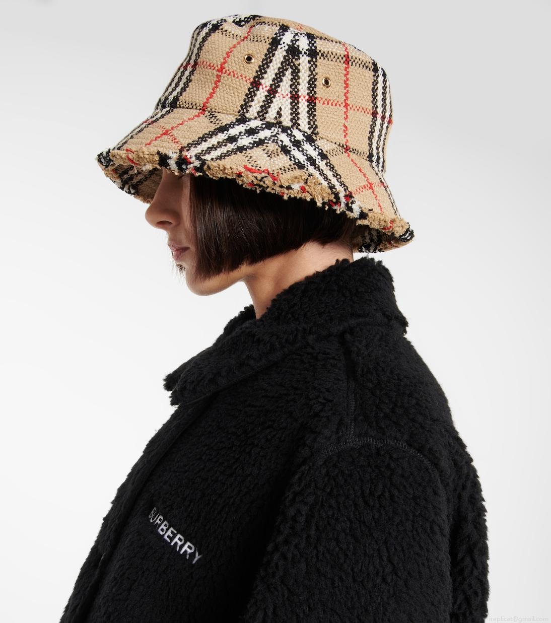 BurberryVintage Check bouclé bucket hat