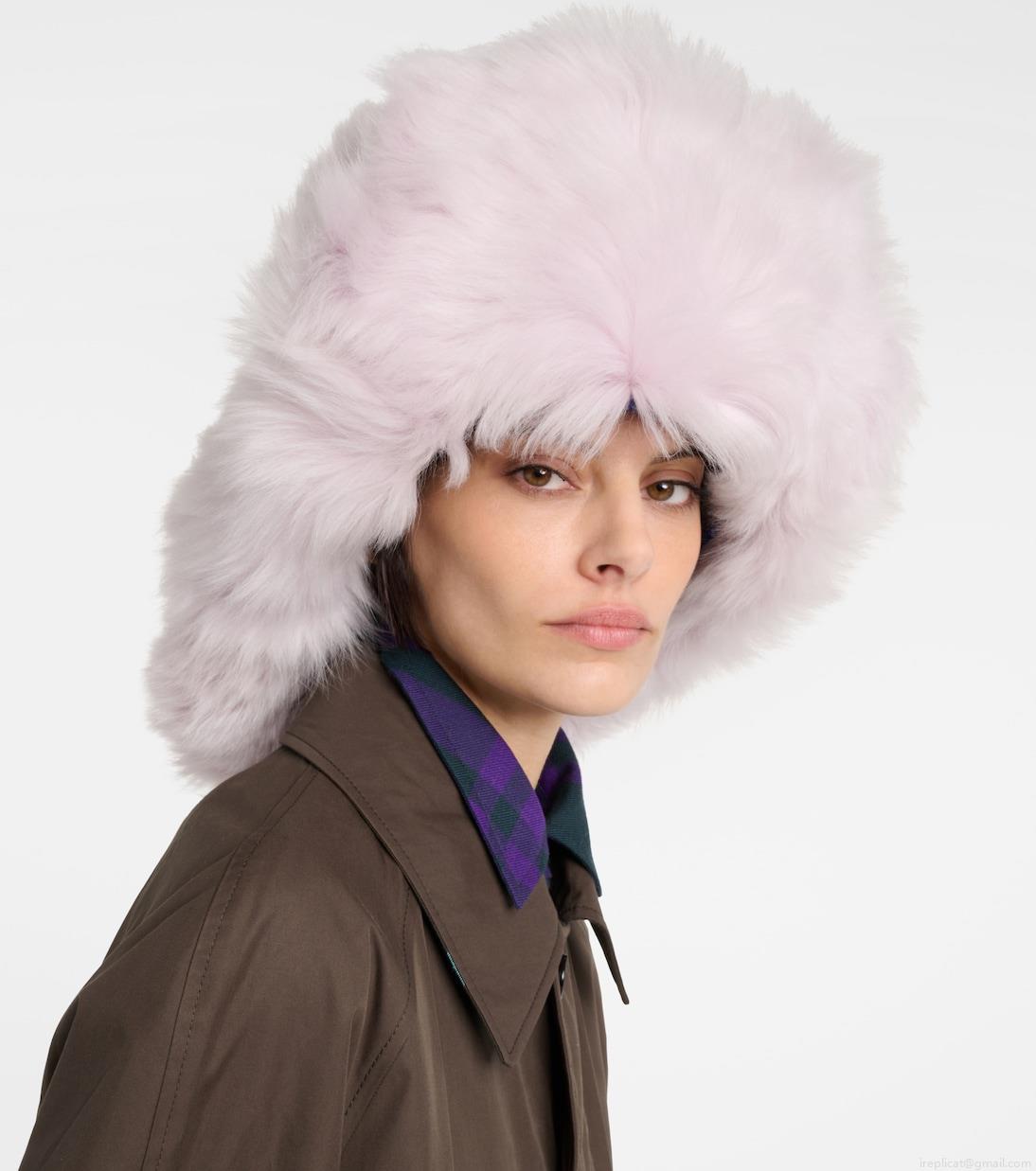 BurberryShearling hat