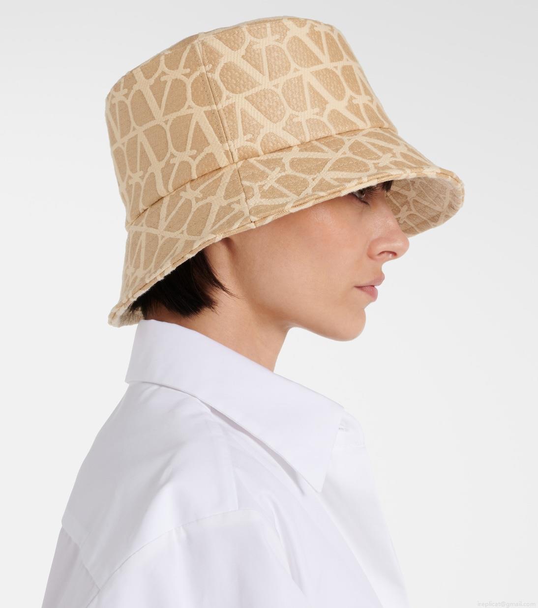 ValentinoToile Iconographe bucket hat