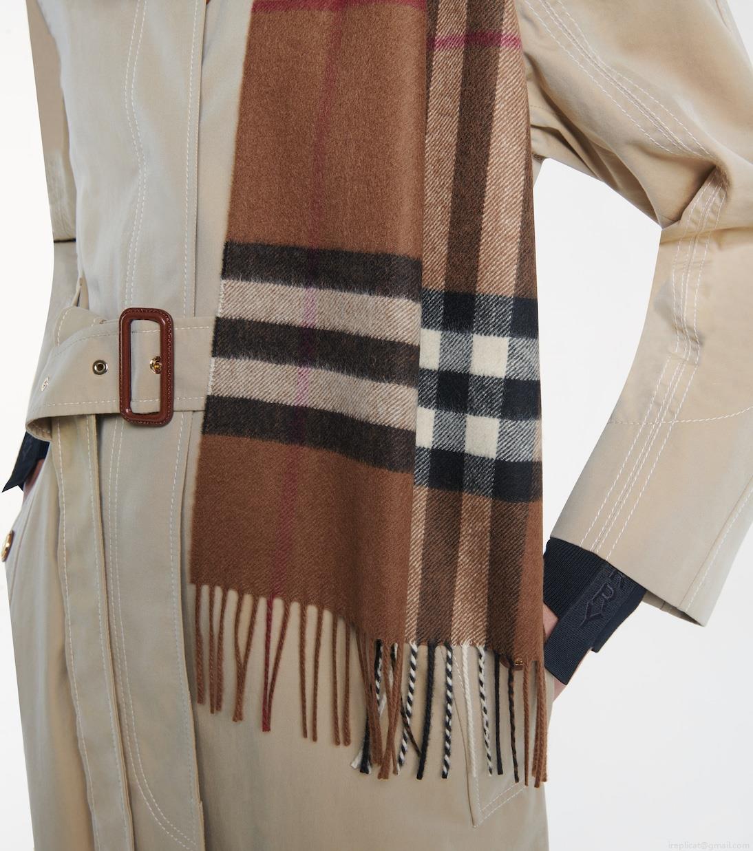 BurberryGiant Check cashmere scarf