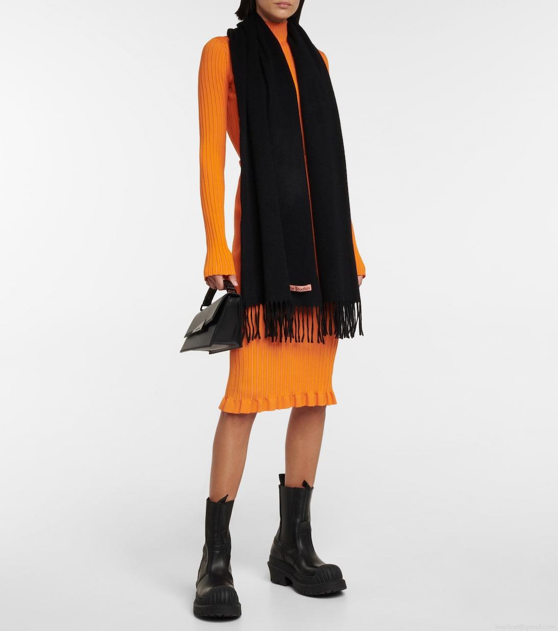 Acne StudiosCanada Narrow fringed cashmere scarf