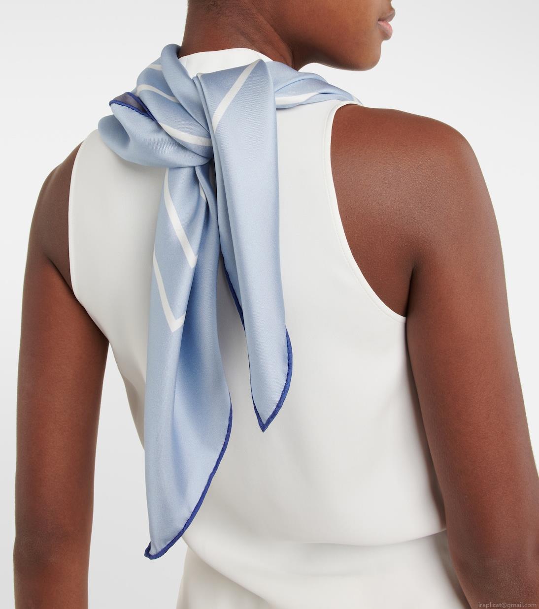 Loro PianaPrinted silk scarf