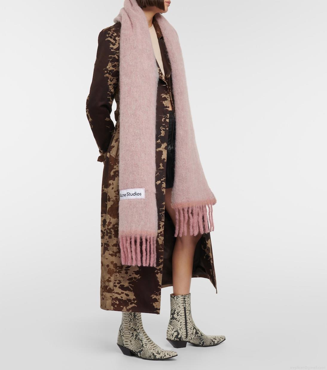 Acne StudiosVally Solid bouclé scarf