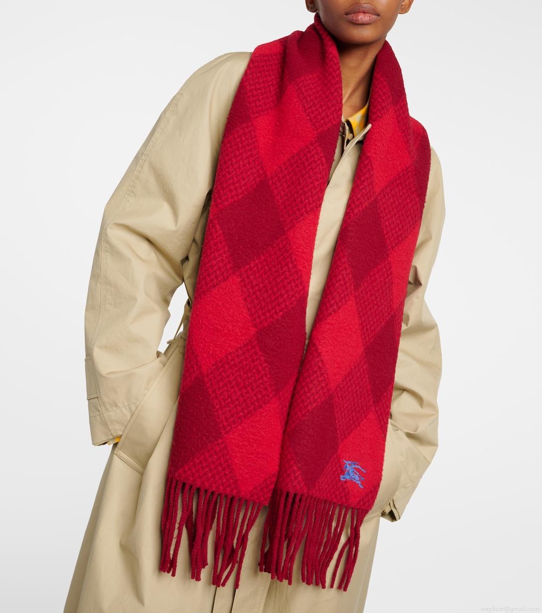 BurberryArgyle wool scarf