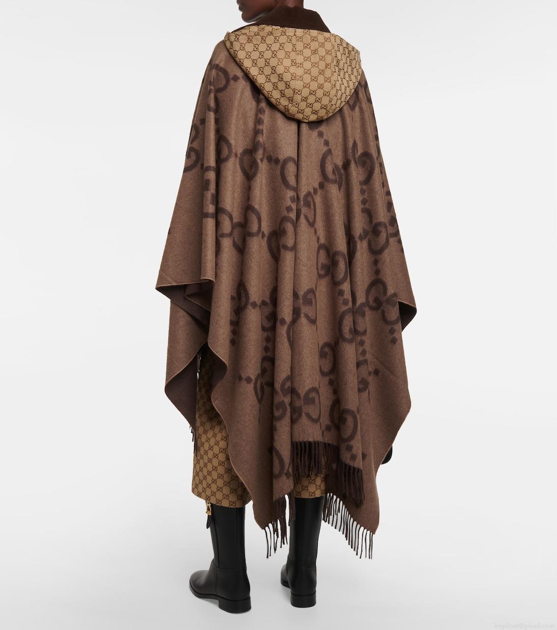 GucciJumbo GG reversible cashmere cape