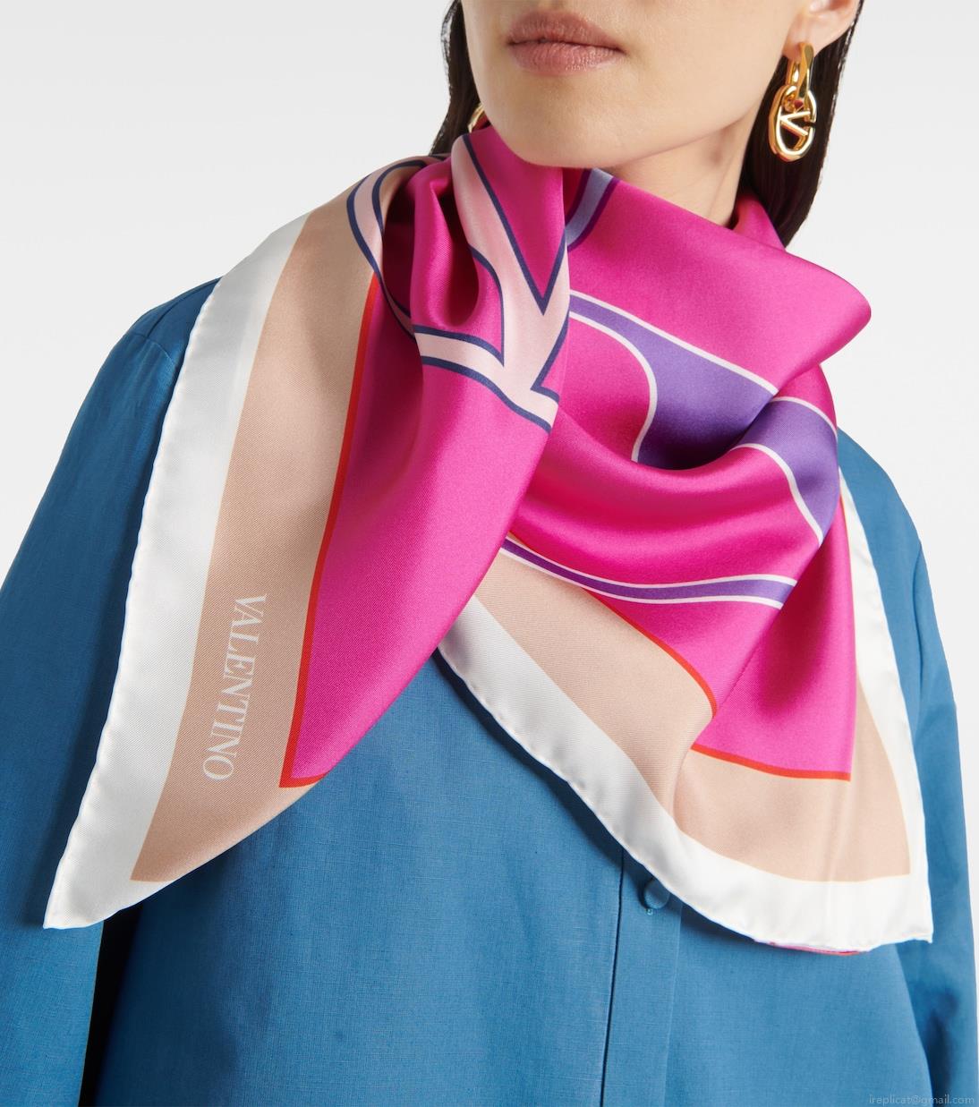 ValentinoVLogo Signature printed silk scarf